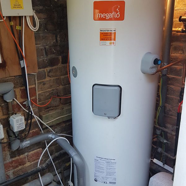 cylinder_hot_water_install_isigton cylinder water heaters london